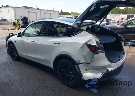 2024 Tesla Model Y Long Range Dual Motor All-Wheel Drive из США, поврежденный, VIN 7SAYGDEE8RA239384